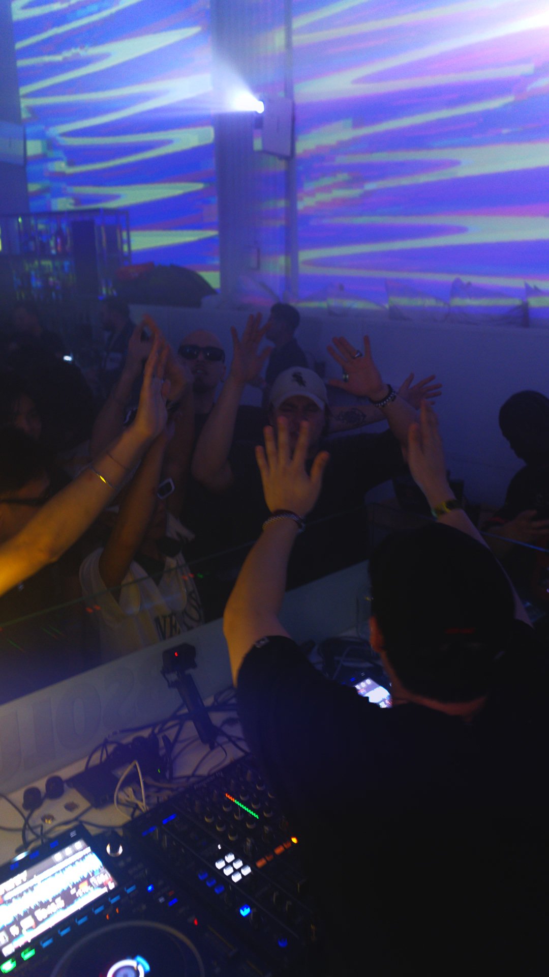 Sunb Crowd Dj Booth — SUPPER